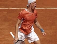 纳达尔回归赛场，高光表现首场状态亮眼，热火观众沸腾！的简单介绍