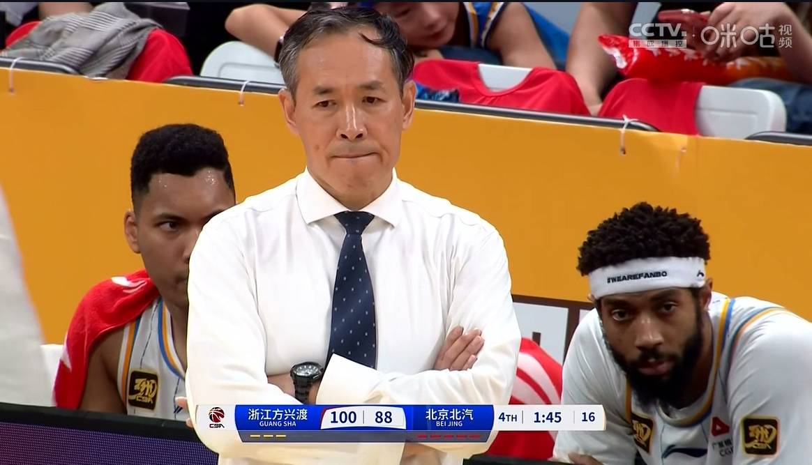 关于燕赵雄鲨队惊险晋级关中山猫队，足球巡回赛上演关键失误成转折！黑马成最大惊喜的信息