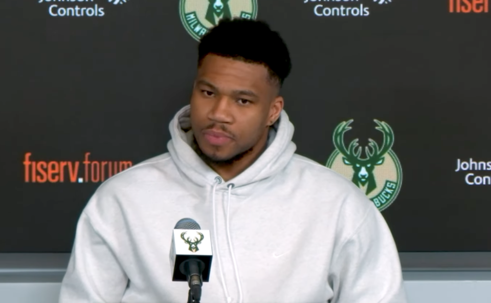 字母哥遭遇十五连败，DWG教练面临压力！的简单介绍